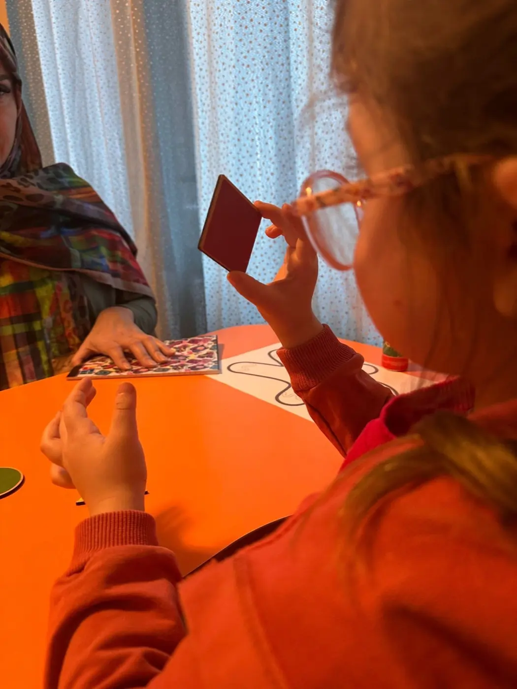 Renk kartlarıyla eşleştirme çalışması
